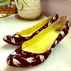 Black & white kitten heels with cat print